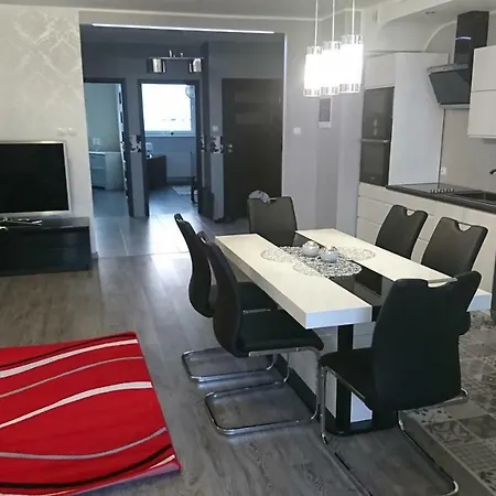 Trzy Zagle Apartman *